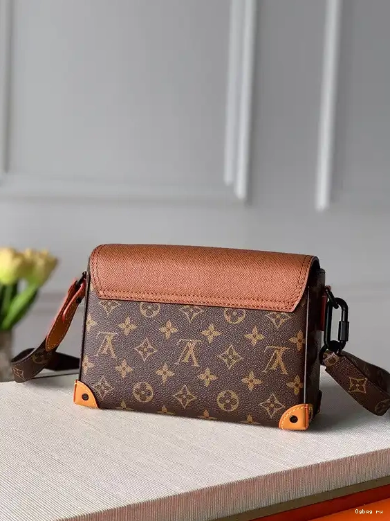 SOFT LOUIS TRUNK VUITTON 0421
